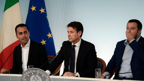 Italiens Regierungschefs Luigi Di Maio, Giuseppe Conte, Matteo Salvini