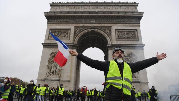 Frankreich: Regierung gibt nach "Gelbwesten"-Protesten nach