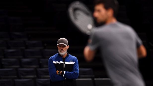 Gritsch sieht seinem Schützling Novak Djokovic bei den Trainingseinheiten genau auf die Finger.