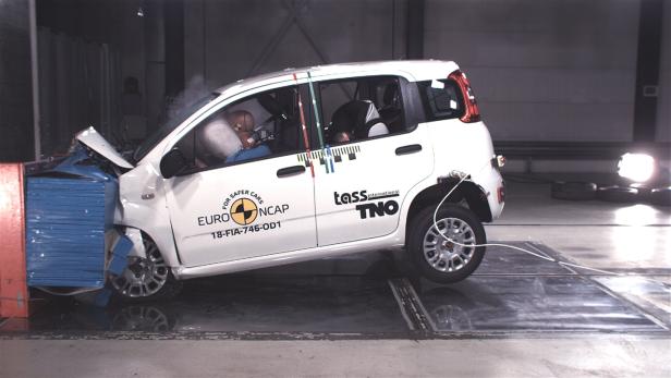 Urteil "nicht empfehlenswert": Fiat Panda versagt im Crashtest