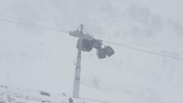Kollission von Gondeln im Skigebiet Hochzillertal