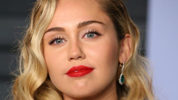 Miley Cyrus: Familienmitglied verführt sie zu Drogen