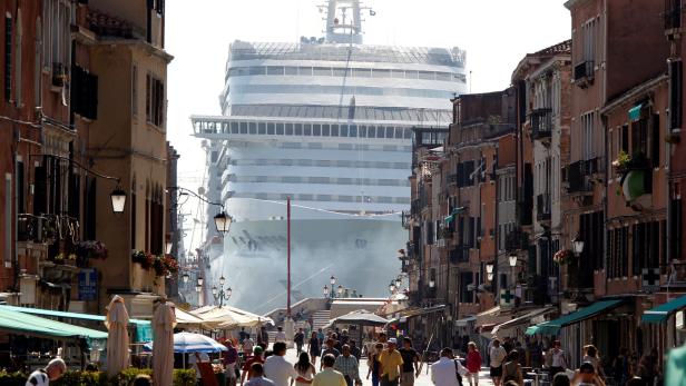 Die Venezianer haben genug von riesigen Kreuzfahrtschiffen.