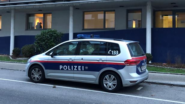 Schüsse auf Polizeifahrzeug in Amstetten