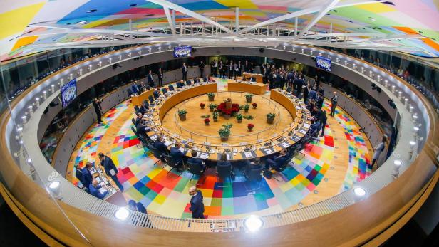 Sitzungssaal der 28 EU-Staats-und Regierungschefs
