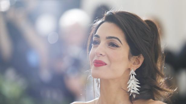 Amal Clooney wurde für ihr humanitäres Engagement ausgezeichnet.