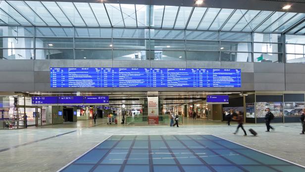 44 Quadratmeter pure Information: Kapsch liefert L Von Kapsch errichtete Anzeigetafel am neuen Wiener Hauptbahnhof.