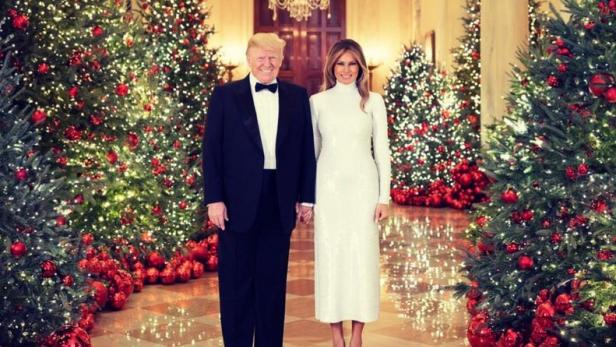 Mit diesem Foto wünschen Donald und Melania Trump der Bevölkerung frohe Weihnachten.