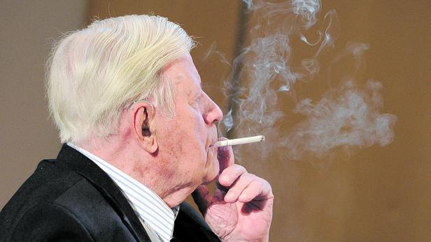 Auf acht Zigaretten mit Helmut Schmidt