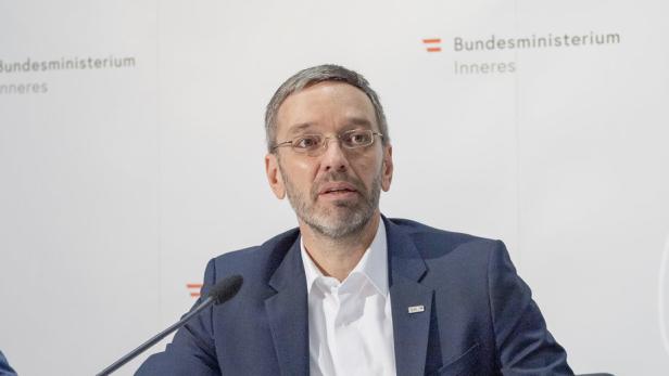 Polizei-Aufnahmeverfahren: Kickl senkt Sporthürden