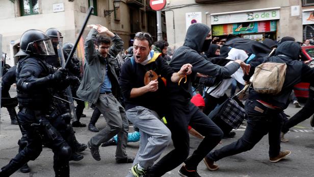 Mehr als 60 Verletzte bei Protesten in Barcelona