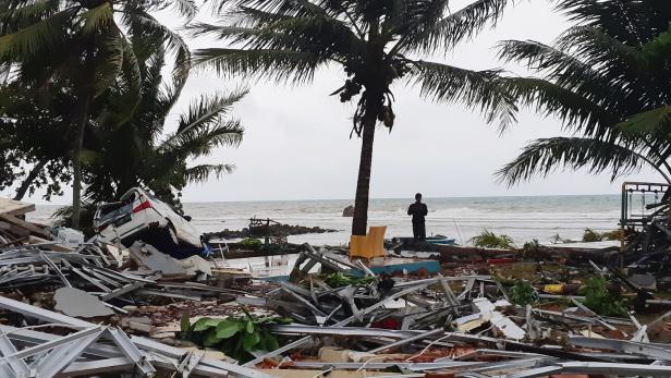 Tsunami trifft Indonesien: Zahl der Todesopfer steigt