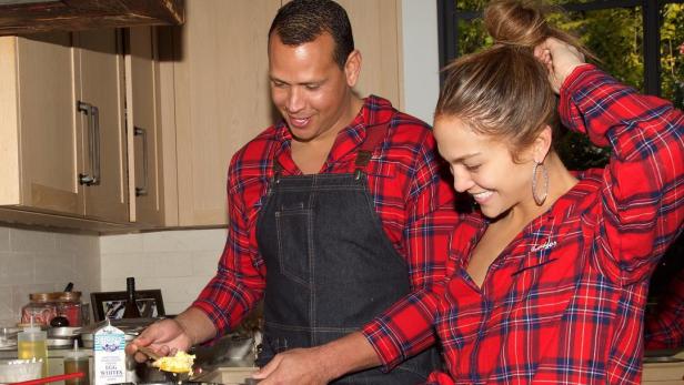 Jennifer Lopez und Alex Rodriguez in Karo-Pyjamas