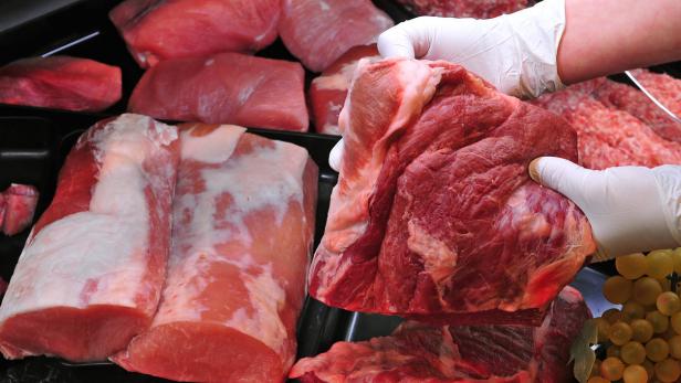 Österreich ist ein Land der Fleischtiger: In der EU belegen wir laut Global 2000 mit unserem Fleischverbrauch Platz 3.