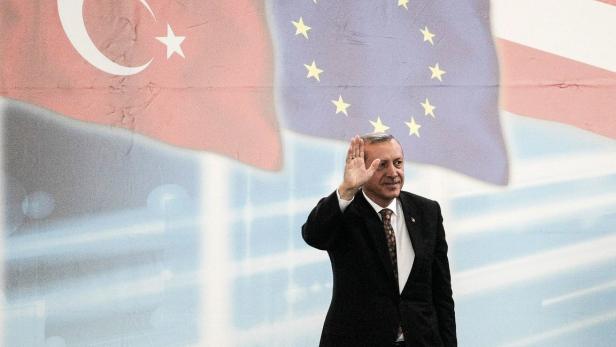 Juni 2014 in Wien: Erdogan in der Albert Schutz-Eishalle