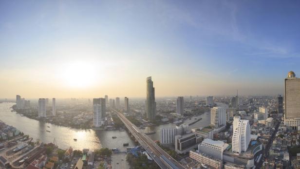 Bangkok am Chao-Phraya-Fluss.