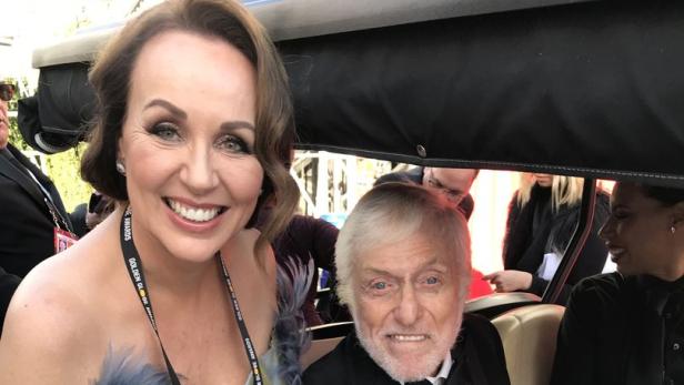 Hollywood-Reporterin Elisabeth Sereda mit Dick Van Dyke