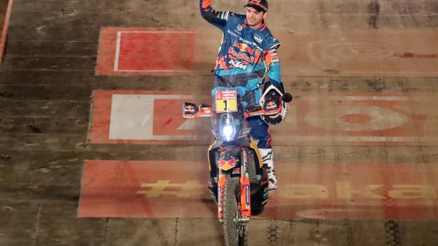 Ein Fahrer auf einem Motorrad bei der Rallye Dakar 2019 in Peru.