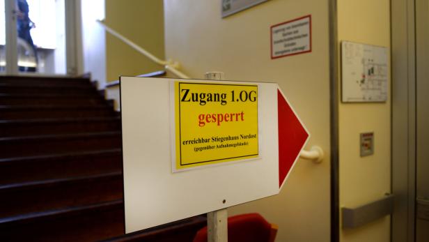 Die Isolationsstation im Landeskrankenhaus Salzburg ist gesperrt. Grund dafür ist ein Flüchtling aus Liberia.