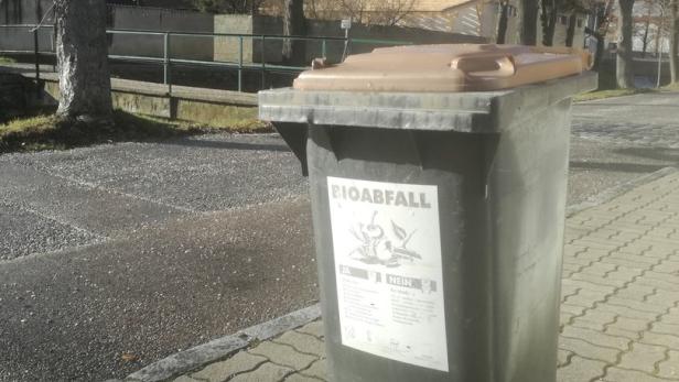 Abfuhr-Chaos: Post verteilte Müllkalender in falschen Gemeinden