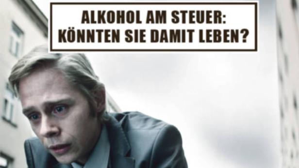 Ein Mann in Anzug blickt bedrückt nach unten; im Hintergrund der Slogan „Alkohol am Steuer: Könnten Sie damit leben?“.