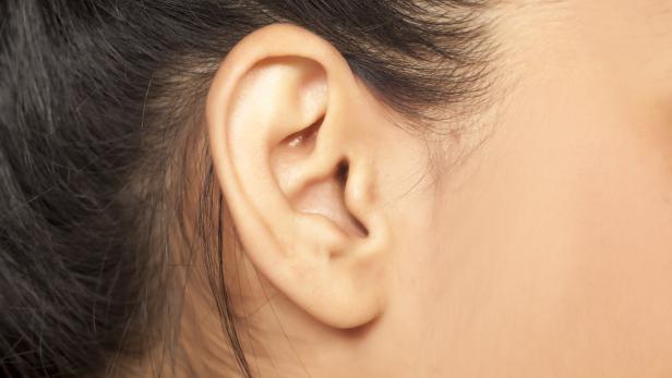 Pickel im Ohr: Wie sie entstehen und was dagegen hilft