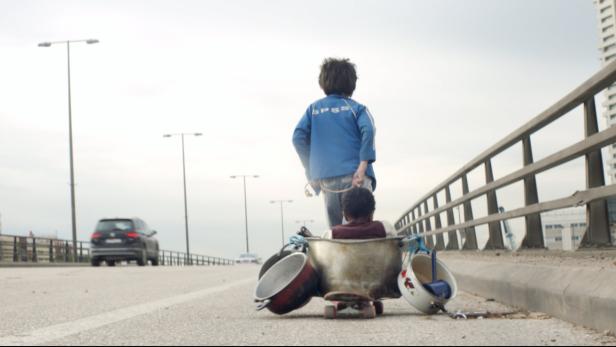 Das syrische Flüchtlingskind Zain Al Rafeea (li.) in der Hauptrolle von &quot;Capernaum&quot;
