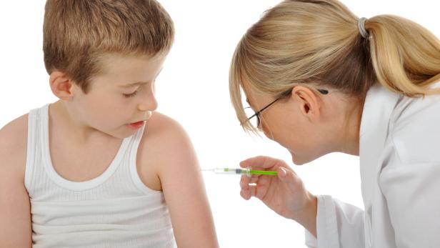 Der Schutz einer FSME-Impfung gegen die Viruserkrankung beträgt bis zu 99 Prozent