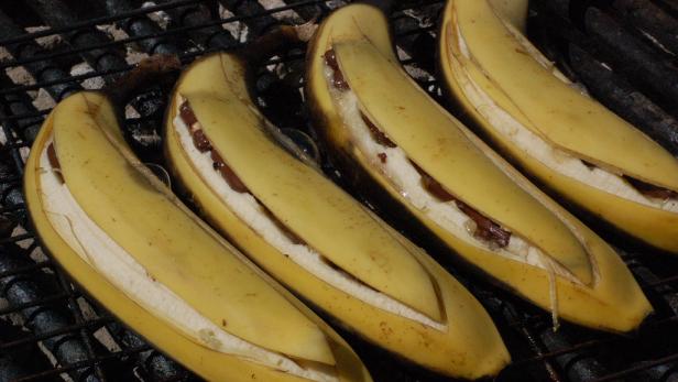 Das einfachste Rezept der Welt: gegrillte Banane mit Schoko