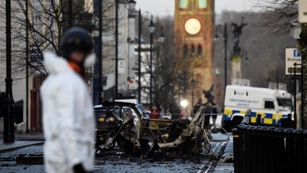 Nordirland: Vier Festnahmen nach Autobombenanschlag
