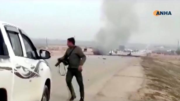 TV-Bild vom Anschlag auf einen US-Konvoi bei Shadadi.