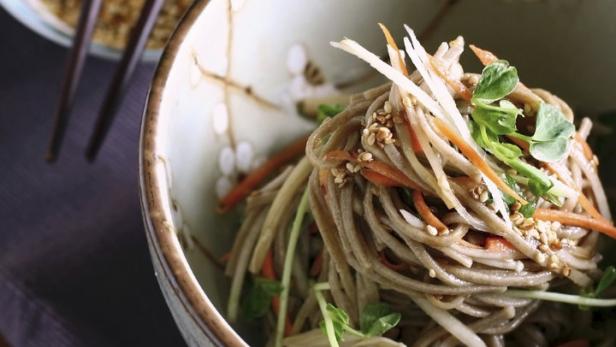 Soba-Nudeln sollen in Tokio dazu motivieren früher aufzustehen.