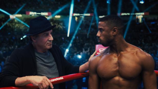 Sylvester Stallone (li.) und Michael B. Jordan in „Creed 2“