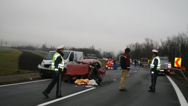 Unfall bei Eisenstadt-Ost, auf dem Zubringer zur S 31. Die Unfallstelle war drei Stunden gesperrt.