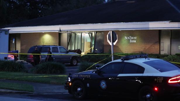 21-Jähriger erschoss mindestens fünf Menschen in Bank in Florida
