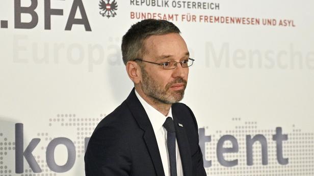JAHRESBILANZ BUNDESAMT FÜR FREMDENWESEN UND ASYL: KICKL