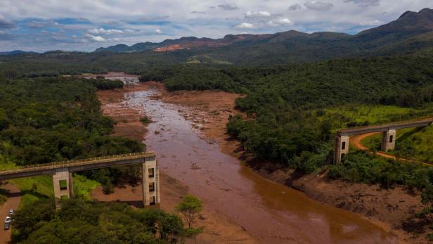 Dammbruch in Brasilien: Helfer finden immer mehr Tote