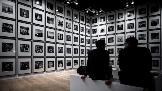 Klassische Fotografie in Schwarzweiß (wie hier bei einer Messe im Grand Palais von Paris) ist nur ein kleiner Teil: Das Feld ist weit
