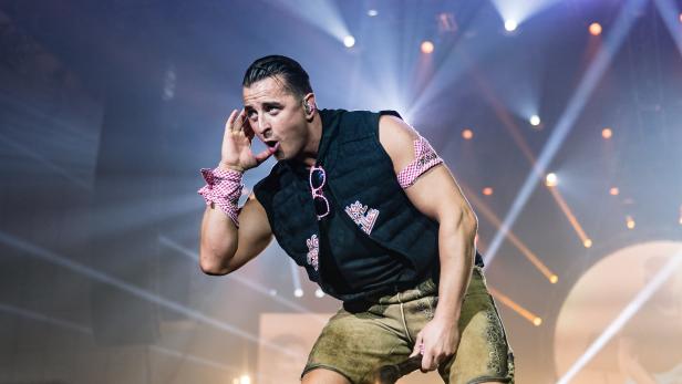 Andrea Gabalier im November 2018 bei seinem Konzert in der Olympiahalle Innsbruck.