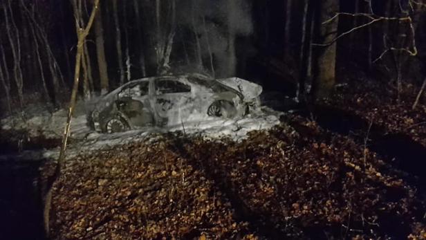 Unfallwagen fing nach Aufprall Feuer