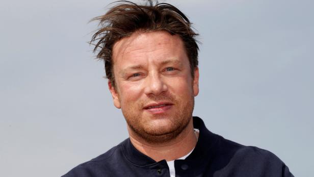 Jamie Oliver ist ein britischer Koch, Fernsehkoch, Gastronom sowie Kochbuchverfasser.