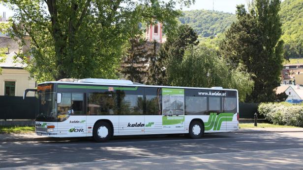 17-Jähriger stahl in Wien Bus und machte Spritztour