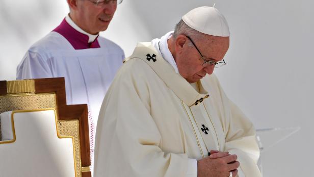 Papst räumt Missbrauch von Nonnen in Kirche ein