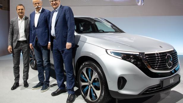Daimlers Gewinn brach im Vorjahr um fast ein Drittel ein