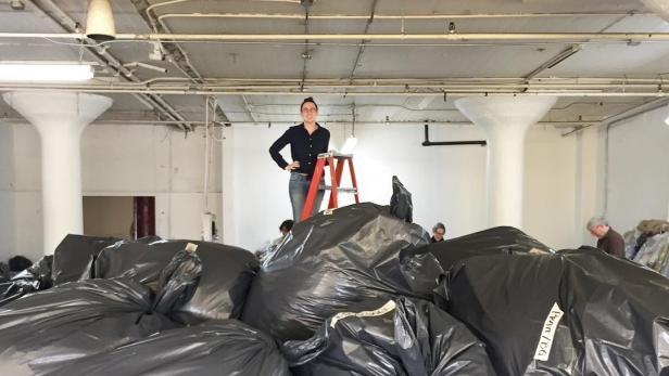 New York: Sehr viele Kleidungsstücke landen im Müll