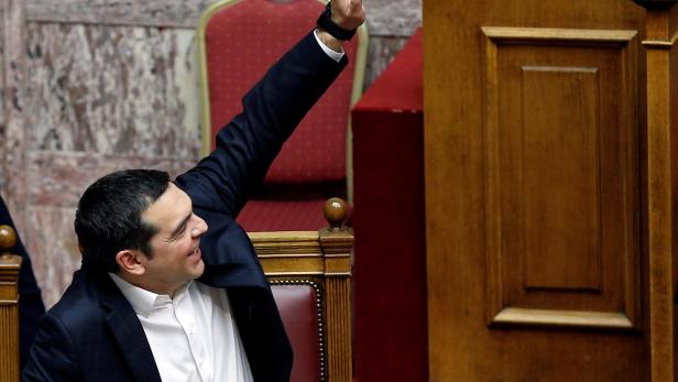 Der griechische Premierminister Alexis Tsipras während der Abstimmung