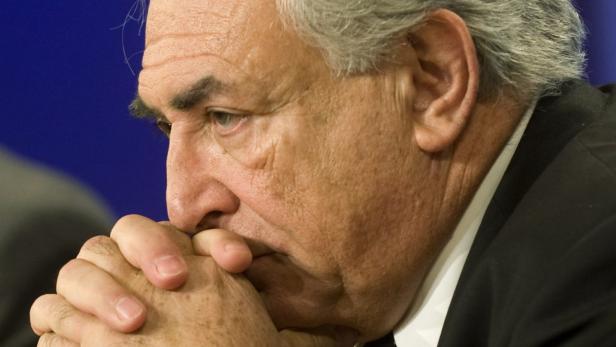 epa03513861 (FILE) Former IMF chief Dominique Strauss-Kahn responds to question from the news media during a press conference at the IMF in Washington, DC, USA, 07 October 2010. Media reports on 19 December 2012 state that French judges have decided to go ahead with the prosecution of former International Monetary Fund chief Dominique Strauss-Kahn for alleged pimping. Dominique Strauss-Kahn lawyer&#039;s said that they are going to appeal the against the decision. EPA/SHAWN THEW *** Local Caption *** 50617586