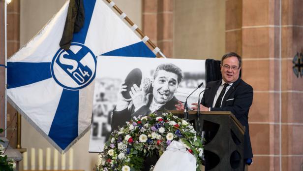 Armin Laschet (CDU), Ministerpräsident von Nordrhein-Westfalen, bei der Gedenkfeier für Assauer