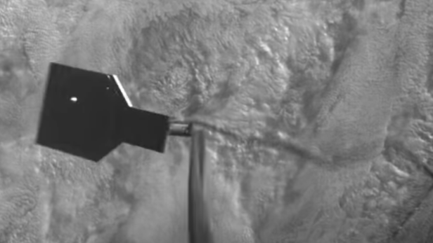 Video: Weltraum-Harpune spießt Elektroschrott auf