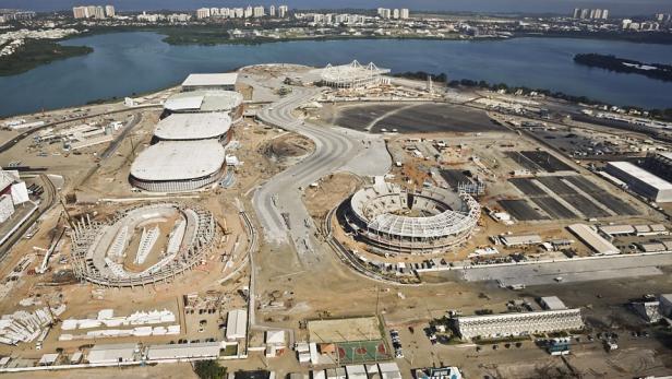 Luftaufnahme der Baustelle des Olympiaparks von Rio de Janeiro.